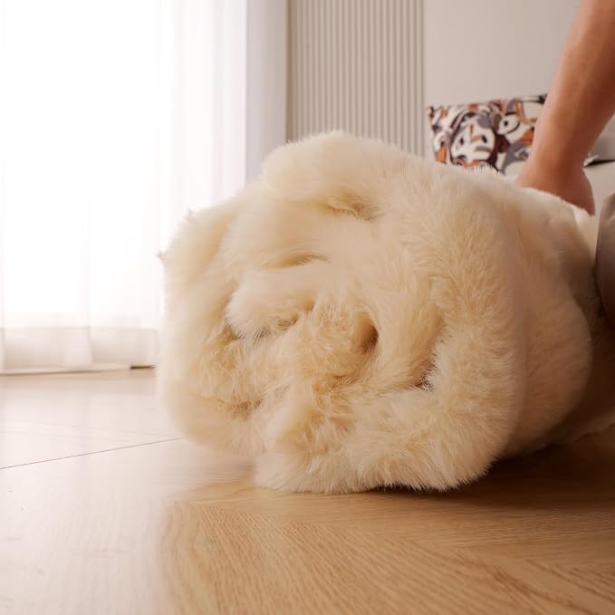 SHENGOCASE Pet Cushion Pad, Faux Fur Dog and Cat kneading Pillow, Cozy Bed Insert for Crate Pad Padding for Cage Kennel (23.6" x 35.4")