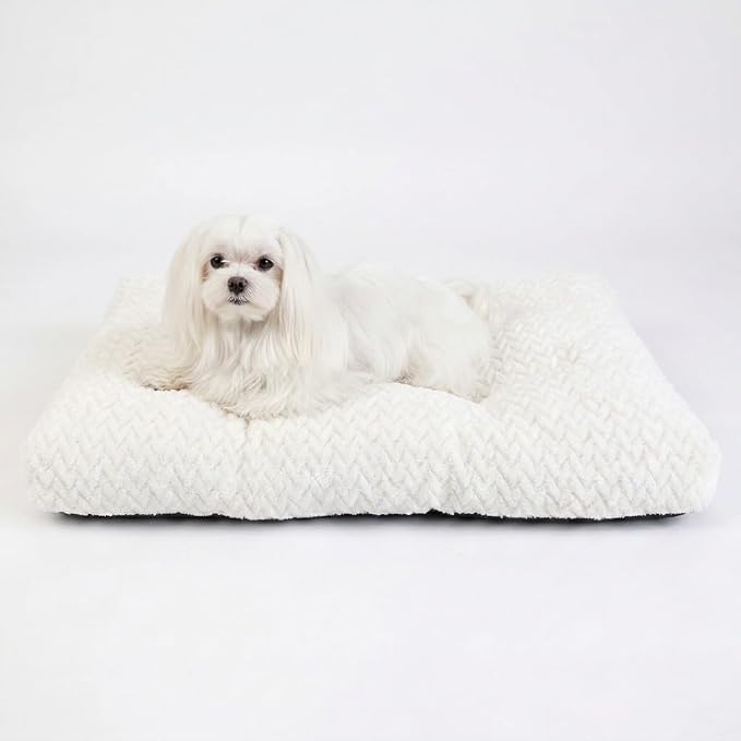 18 Inch Dog Crate Bed for Small Dogs and Puppies,Washable Puppy Crate Pad for Dog Cages,Soft Jacquard Flannel Kennel Mat with Anti-Slip Bottom,Fluffy Dog Bed for Toy Breeds,White