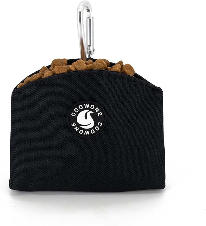 Dog Treat Pouch Magnetic Closure Small Dog Training Treat Pouch Pocket Sized Small Dog Treat Pouch with Clip (Black)