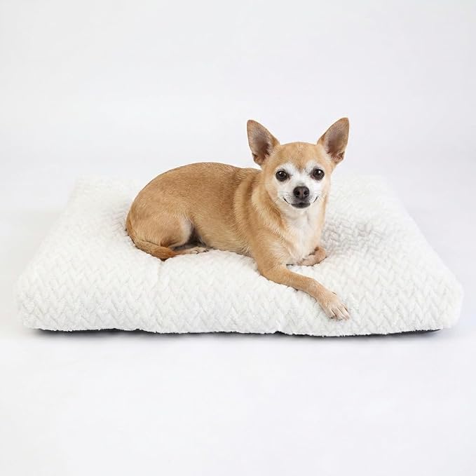 Small Dog Bed for Crate,22 Inch Washable Dog Crate Pad for Dog Cages,Soft Jacquard Flannel Puppy Kennel Bed with Anti-Slip Bottom,Fluffy Dog Mat for Small Dogs,White