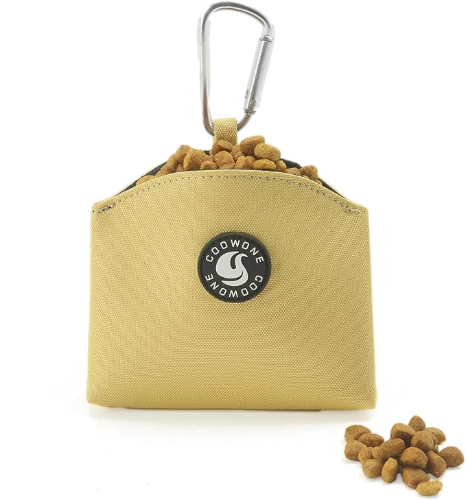 Dog Treat Pouch Magnetic Closure Small Dog Training Treat Pouch Pocket Sized Small Dog Treat Pouch with Clip (Khaki)