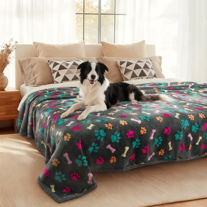 Luciphia Waterproof Pet Blankets for Couch Sofa Bed Cover Cat Liquid Pee Proof Washable Soft Fluffy Large Dog Blanket Reversible Furniture Protection Puppy Grey Bone Thicken Queen（90" x 82"）