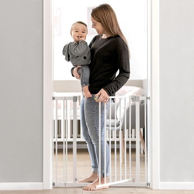 hauck Open N Stop Pressure Fit Baby and Pet Safety Gate, Accommodates 29 to 31" Wide Home Doorway, Stairway, or Hallway, White