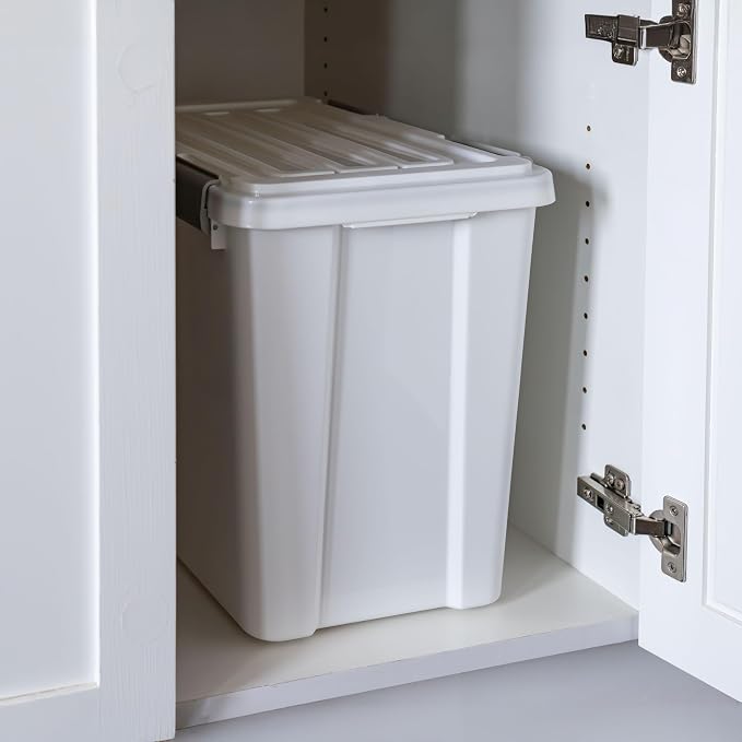 IRIS USA Stackable Dog Food Storage Container with 2 Cup Scoop, 4 Secure Latches, Fits up to 30 lbs, Pet Dry Food Bin, Gasket Seal Lid, BPA Free, Stackable, Easy Measure, White