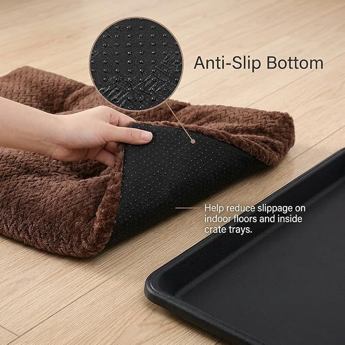 Small Dog Bed for Crate,22 Inch Washable Dog Crate Pad for Dog Cages,Soft Jacquard Flannel Puppy Kennel Bed with Anti-Slip Bottom,Fluffy Dog Mat for Small Dogs,Dark Brown