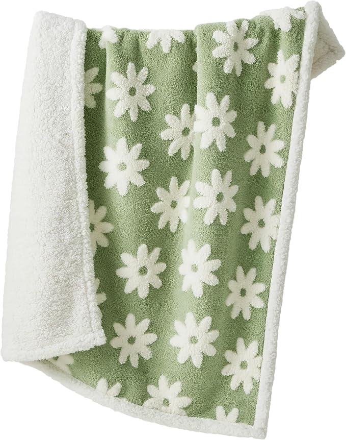 LE SURE Waterproof Dog Blanket for Large Dogs - Washable Double Sided Dog Blankets with Warm Jacquard Shag and Soft Sherpa Fleece, Pet Cat Blanket for Bed Couch Protection, 3D Textured Cloud, Green