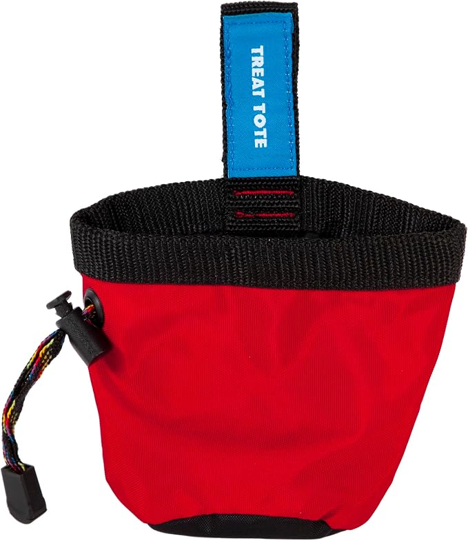 Chuckit! Treat Tote Dog Treat Pouch for Puppy Training, 1 Cup | Convenient Treat Pouch for Puppy Training With 1 Cup Capacity, Available in Assorted Colors for On-the-Go Rewards