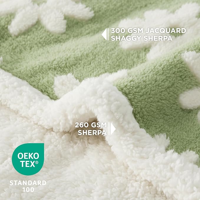 LE SURE Waterproof Dog Blanket for Large Dogs - Washable Double Sided Dog Blankets with Warm Jacquard Shag and Soft Sherpa Fleece, Pet Cat Blanket for Bed Protection, 3D Textured Cloud, Green