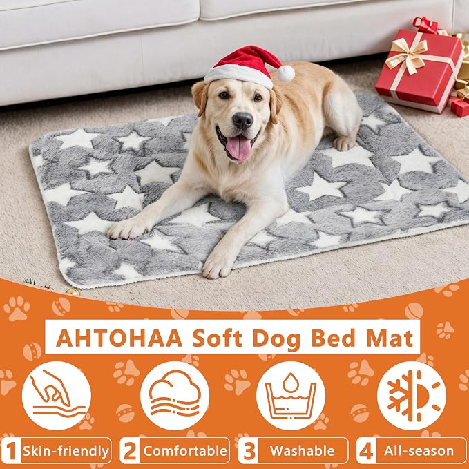 Small Pet Bed Mat, Soft Pad for Rabbits, Guinea Pigs & Hamsters, Cute Pattern, Durable & Machine Washable, Pet Pad for Tiny Animals (Gray Star, Small)