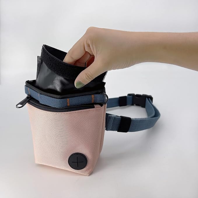 Dog Treat Pouch with Pet Training Clicker, Dog Training Treat Pouch Kit, Magnetic Closure, Hands-Free Training (Pink)