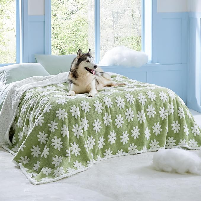 LE SURE Waterproof Dog Blanket for Large Dogs - Washable Double Sided Dog Blankets with Warm Jacquard Shag and Soft Sherpa Fleece, Pet Cat Blanket for King Bed Protection, 3D Textured Flower, Green