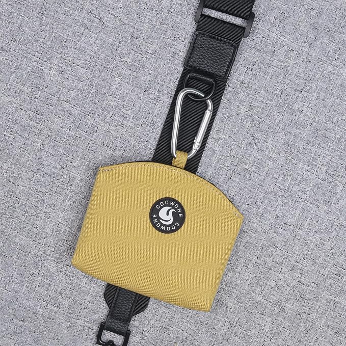 Dog Treat Pouch Magnetic Closure Small Dog Training Treat Pouch Pocket Sized Small Dog Treat Pouch with Clip (Khaki)