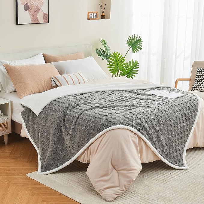 Checkered Waterproof Blanket for Bed Couch Sofa Car, Fluffy Soft Dog Blanket with 3D Jacquard Grid Pattern, Reversible Leakproof Pet Blankets for Dogs Cats Puppies, Grey, 60"x80"